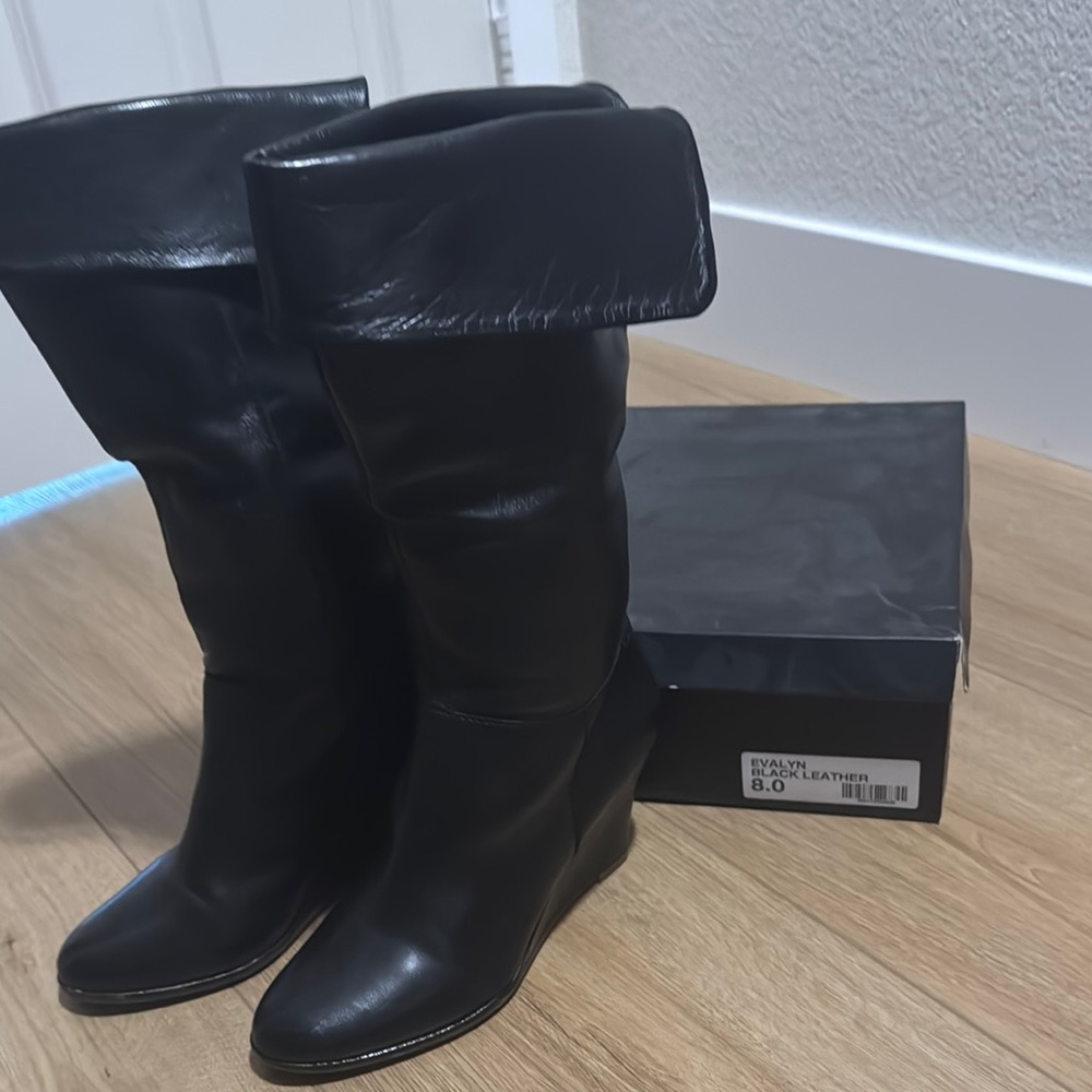 Stylish Black Leather Women's Boots